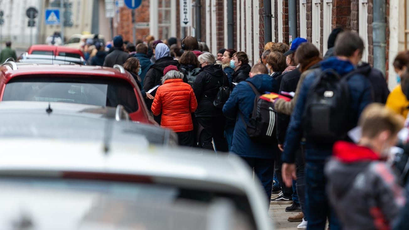 Riesiger Andrang bei Impfaktion in Lüneburg: In ganz Deutschland ist das Interesse an Impfungen derzeit sehr groß.