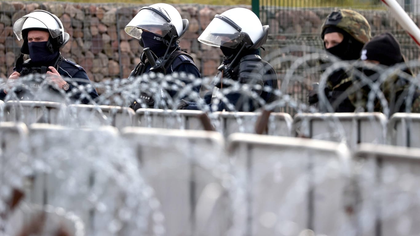 Polnische Grenzpolizisten: Erneut haben Migranten versucht die polnisch-belarussischen Grenze zu überwinden.