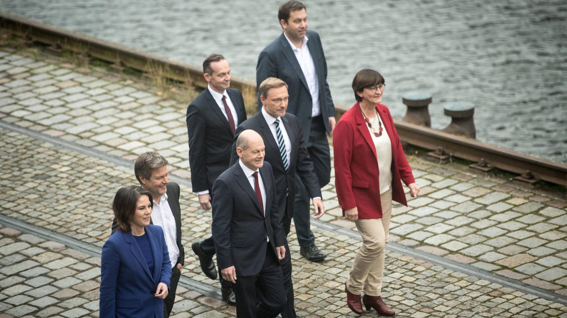 Die Vorsitzenden und Generalsekretäre der Ampelparteien am Berliner Westhafen (Symbolbild): Sie wollen es besser machen als die Regierungen vor ihnen. Vor allem auf ihre Klimaschutzpläne sind SPD, Grüne und SPD stolz.