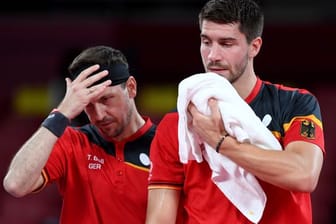 Timo Boll (l) und Patrick Franziska sind bei der Tischtennis-WM im Doppel ausgeschieden.