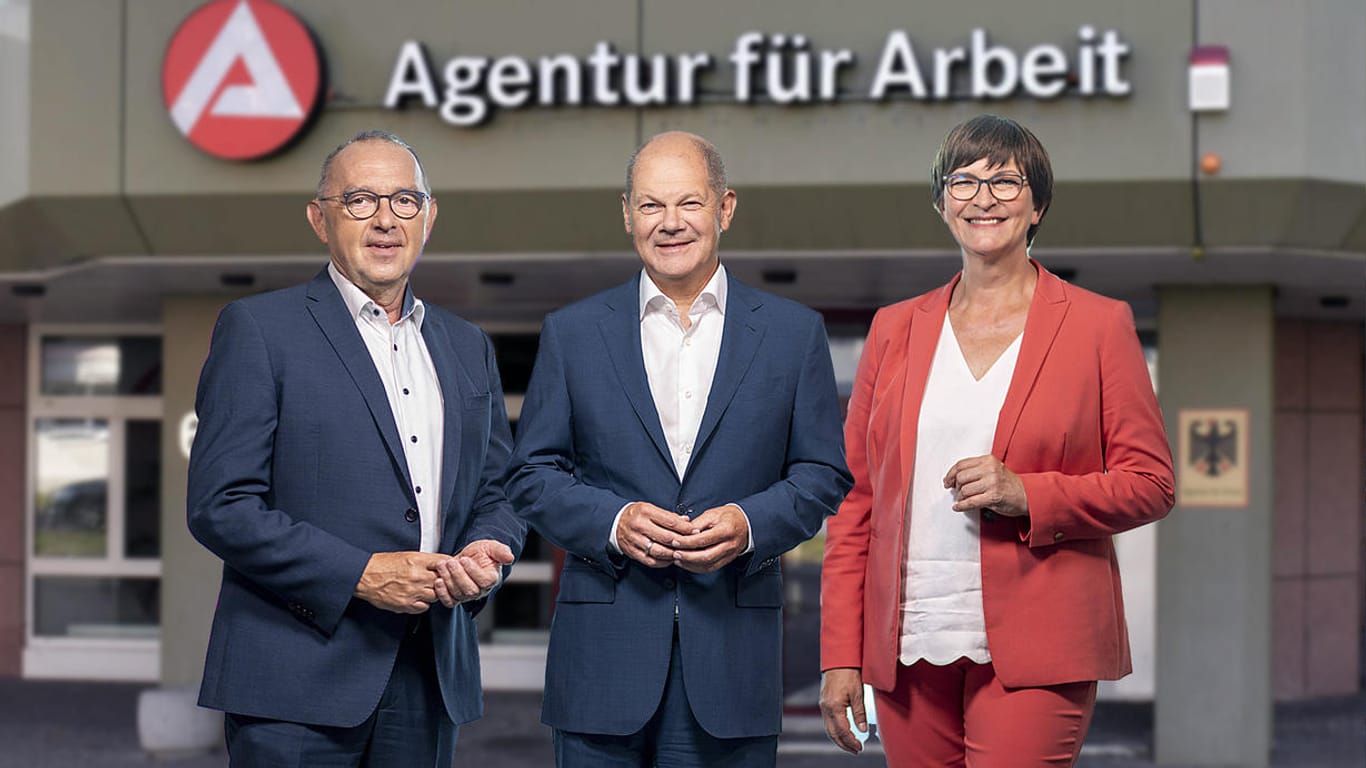 Olaf Scholz (M.) mit Norbert Walter-Borjans und Saskia Esken (Fotomontage): Das Bürgergeld ist vor allem der SPD seit Jahren ein Anliegen.