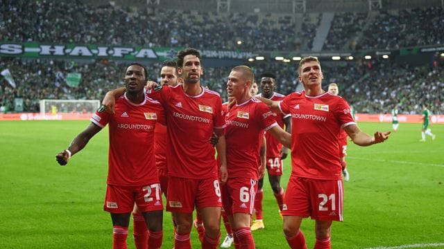 Union Berlin holte sich bei Maccabi Haifa einen wichtigen Sieg.