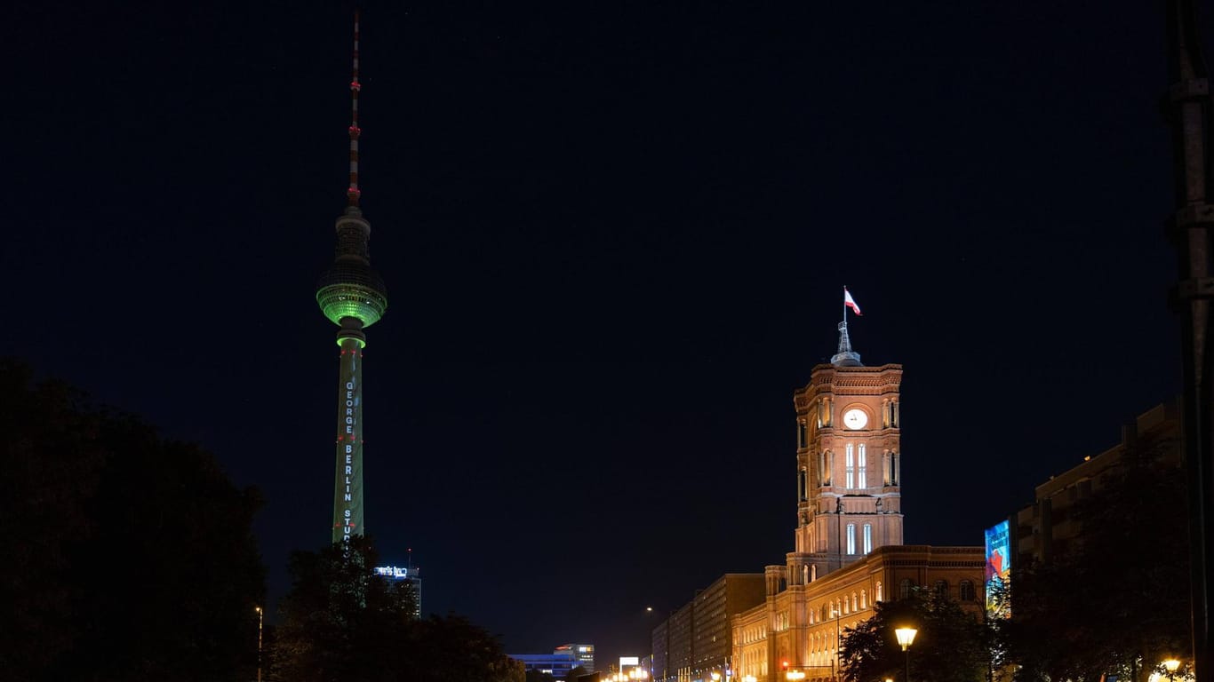 Alexanderplatz bei Nacht (Symbolfoto): In der Nacht kam es hier zu zwei Festnahmen.
