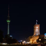 Alexanderplatz bei Nacht (Symbolfoto): In der Nacht kam es hier zu zwei Festnahmen.