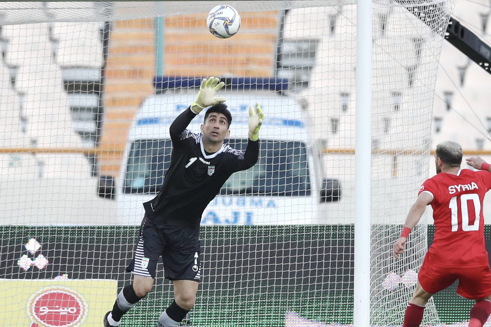 Der iranische Nationaltorhüter Alireza Beiranvand stellte 2016 einen Weltrekord auf. Nun bekam er einen Eintrag im Guinness Buch der Rekorde.