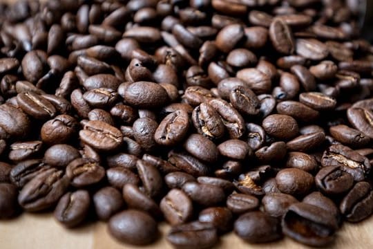 Von Erdgas bis Kaffee: Deutsche Verbraucher erwarten im kommenden Jahr starke Preiserhöhungen.