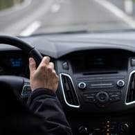 Gute Fahrt ins neue Jahr: Autofahrer sollten sich rechtzeitig mit einigen Neuerungen vertraut machen.