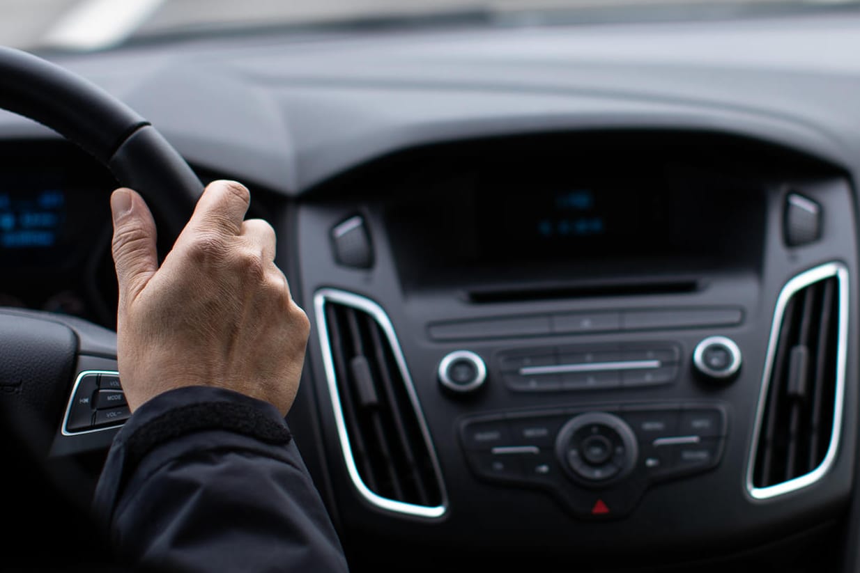 Gute Fahrt ins neue Jahr: Autofahrer sollten sich rechtzeitig mit einigen Neuerungen vertraut machen. Gute Fahrt ins neue Jahr: Autofahrer sollten sich rechtzeitig mit einigen Neuerungen vertraut machen.
