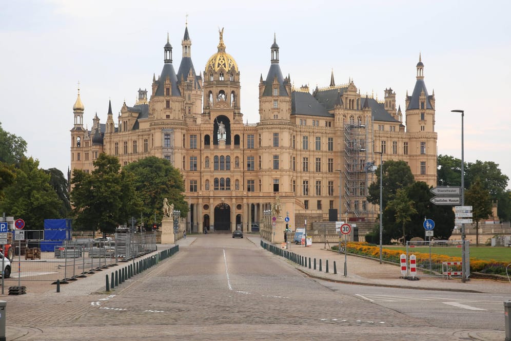 Schweriner Schloss: Im Landtagssitz von Mecklenburg-Vorpommern konnten angebliche Sexparties nicht nachgewiesen werden. (Archivfoto)