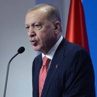 Recep Tayyip Erdoğan: Der türkische Staatschef will die Zinsen trotz hoher Inflation nicht anheben lassen.