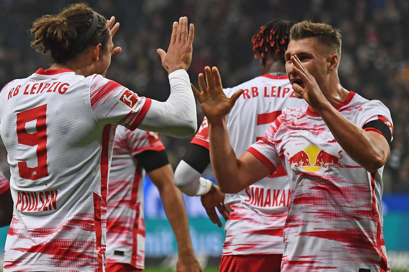 Yussuf Poulsen (l.) und Willi Orban sind unter den Corona-Infizierten bei RB-Leipzig.