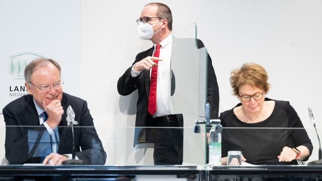 Stephan Weil (l-r), Grant Hendrik Tonne und Daniela Behrens Stephan Weil (l-r), Grant Hendrik Tonne und Daniela Behrens