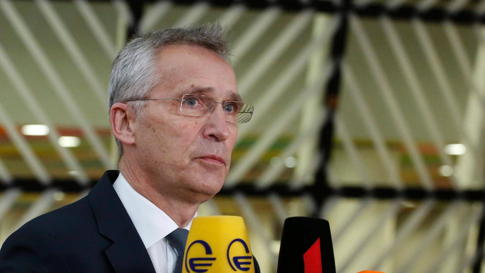 Nato-Generalsekretär Jens Stoltenberg bei einer Pressekonferenz (Archivbild): Er warnt Russland vor aggressiven Handlungen.