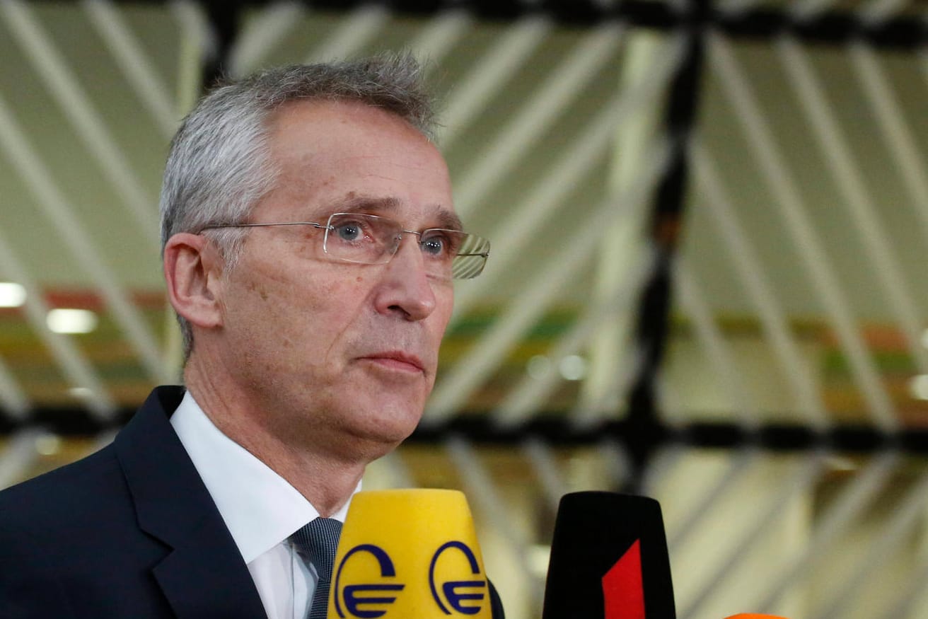 Nato-Generalsekretär Jens Stoltenberg bei einer Pressekonferenz (Archivbild): Er warnt Russland vor aggressiven Handlungen.