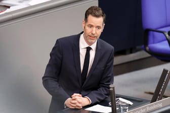 FDP-Politiker Christian Dürr: Laut Bericht soll Dürr in der Fraktion hoch angesehen sein und ein enges Vertrauensverhältnis zu Lindner haben.
