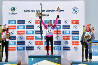 Marketa Davidova (M) siegte in Östersund vor Lisa Theresa Hauser (l) Denise Herrmann.