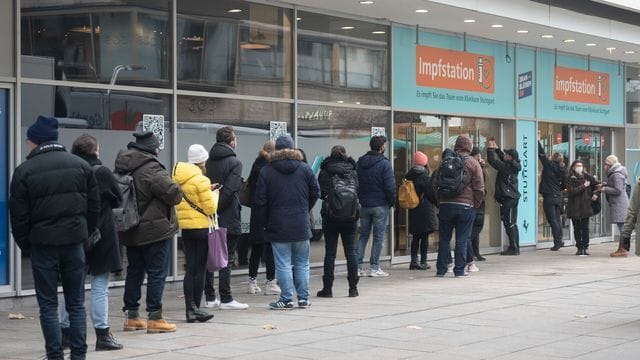 Coronavirus - Impfstation in der Stuttgarter Innenstadt