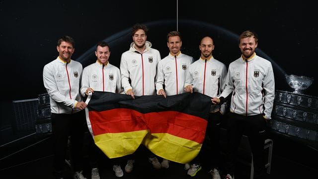 Das deutsche Tennis-Team steht im Davis Cup nach dem Erfolg gegen Serbien vor dem Viertelfinaleinzug. Das deutsche Tennis-Team steht im Davis Cup nach dem Erfolg gegen Serbien vor dem Viertelfinaleinzug.