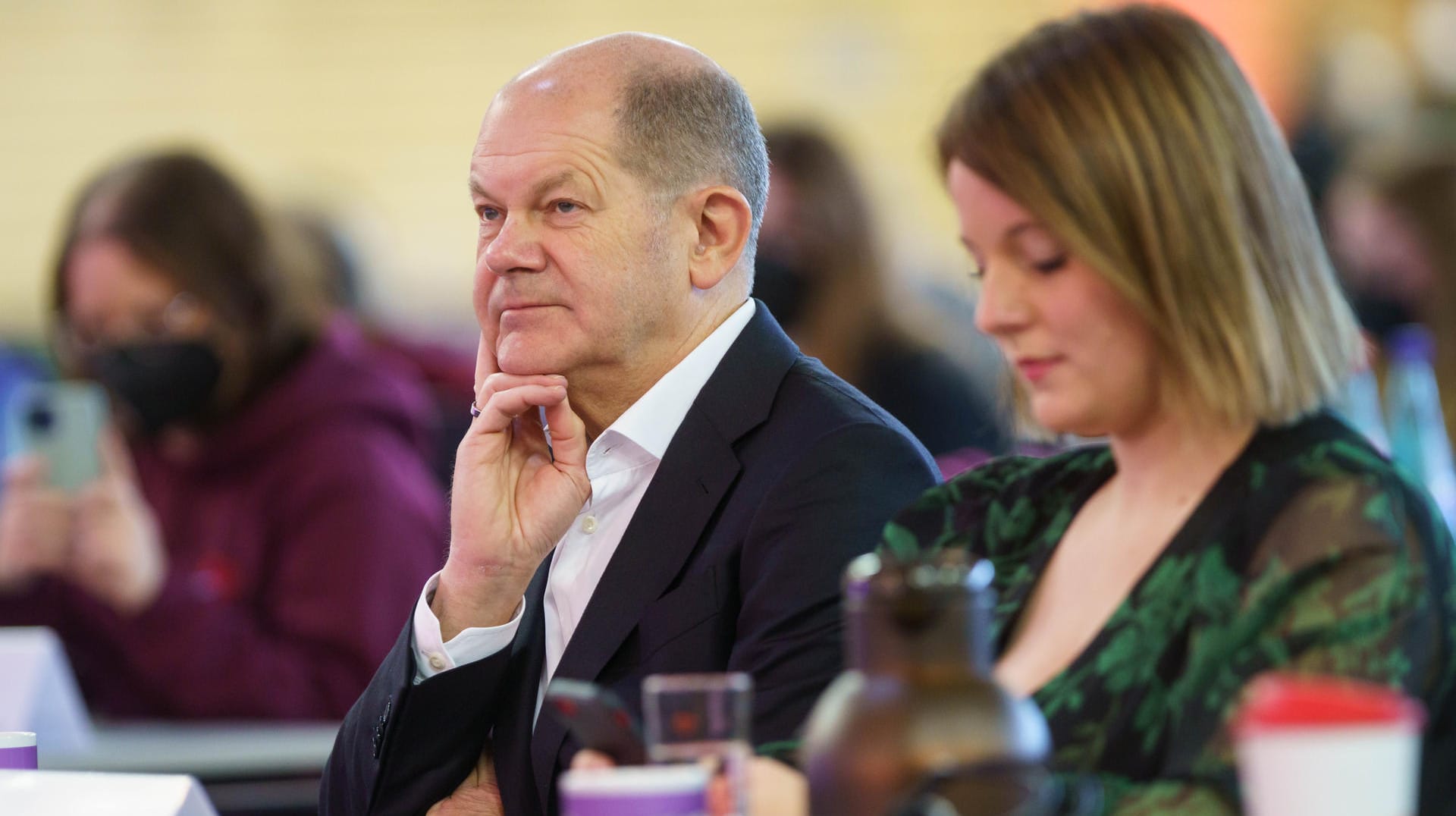 Olaf Scholz und Jessica Rosenthal: Die Juso-Chefin sagte Scholz "kritische und solidarische" Unterstützung zu.