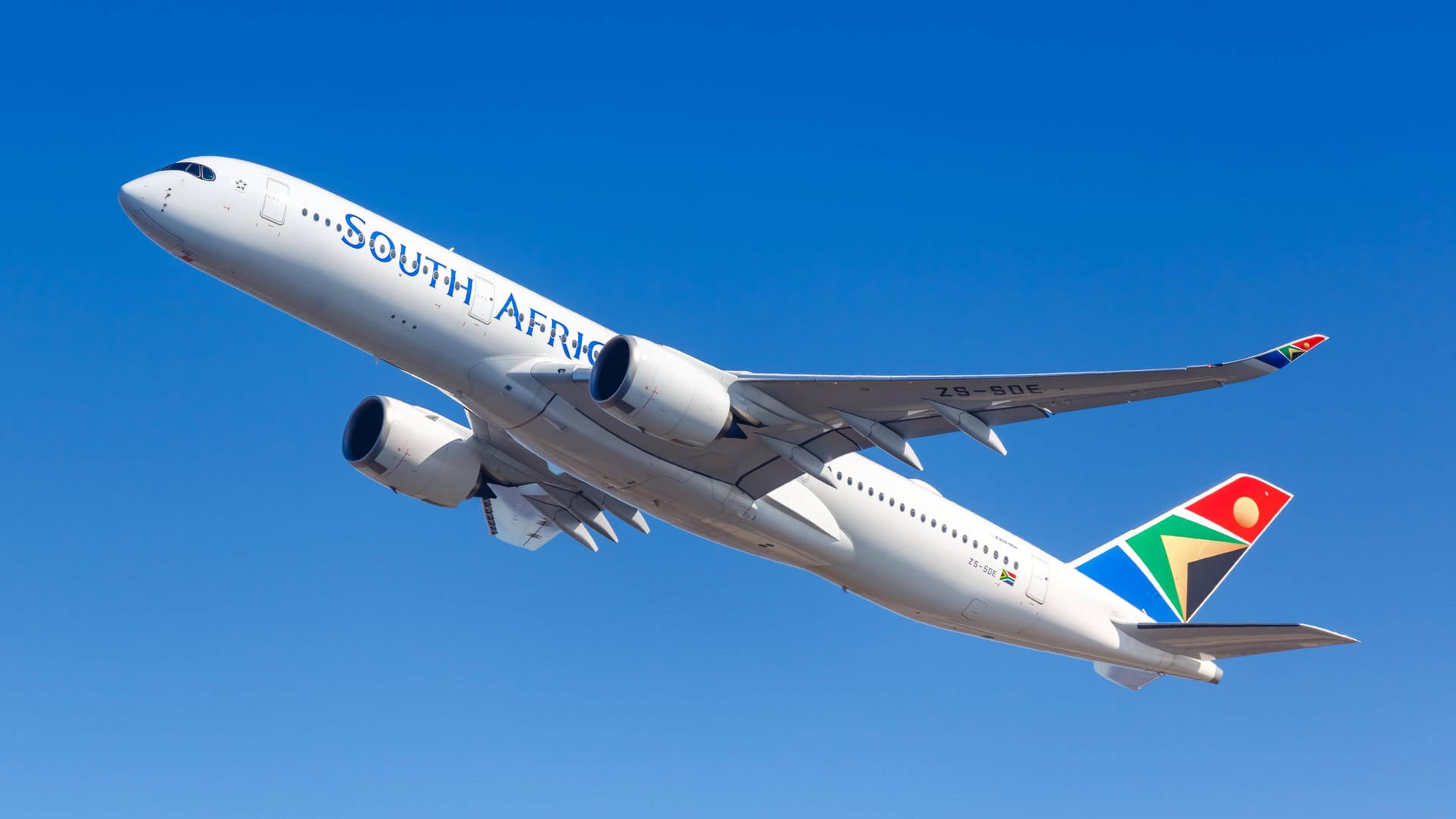 Ein Flugzeug der South African Airways (Symbolbild): Einige Länder im südlichen Afrika sind als Virusvariantengebiet eingestuft. Ein Flugzeug der South African Airways (Symbolbild): Einige Länder im südlichen Afrika sind als Virusvariantengebiet eingestuft.