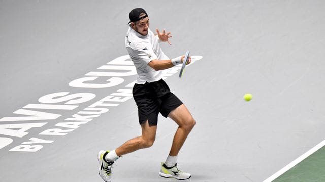 Jan-Lennard Struff spielt beim Davis Cup in Innsbruck für Deutschland. Jan-Lennard Struff spielt beim Davis Cup in Innsbruck für Deutschland.
