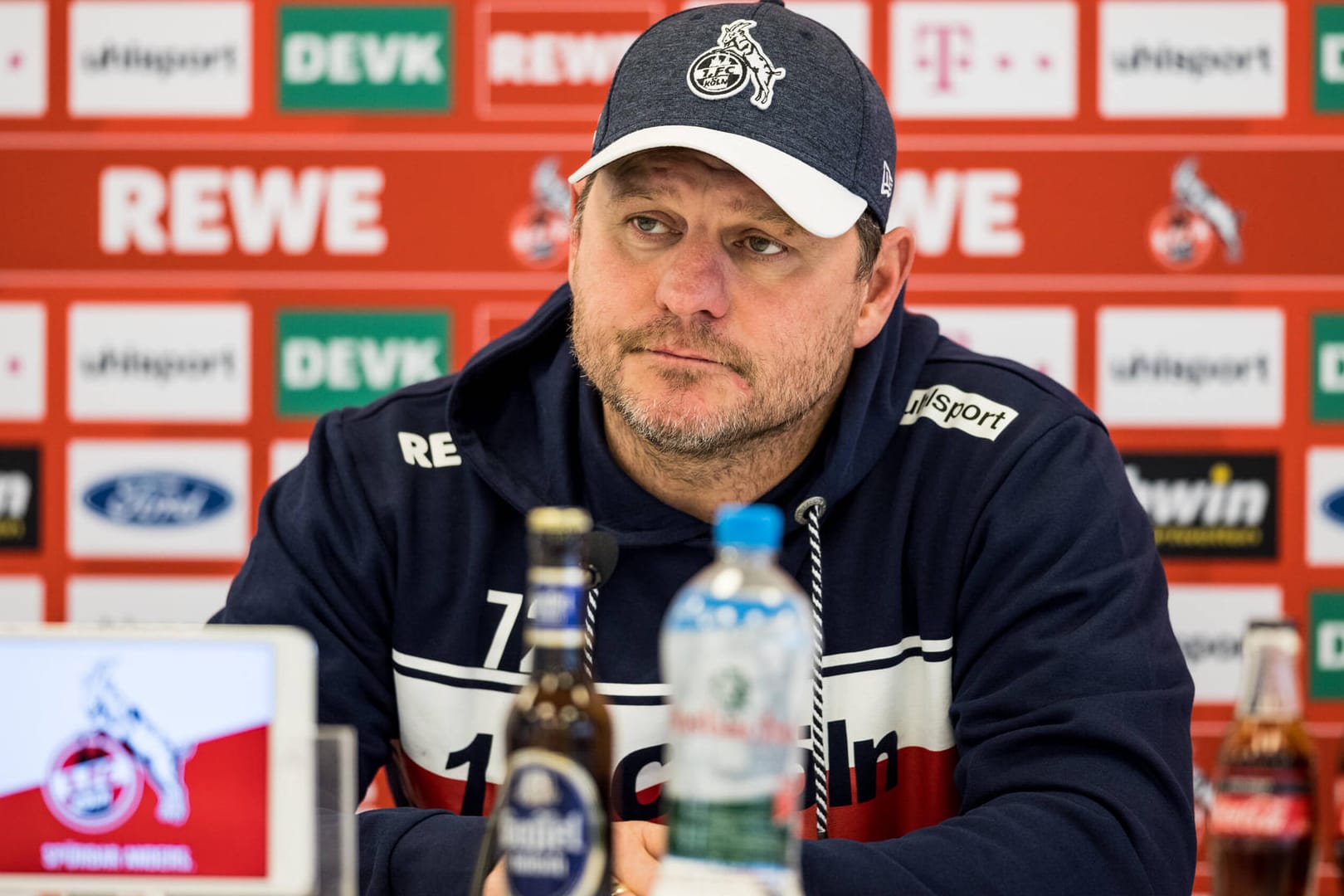 1. FC Koeln Pressekonferenz; 25.11.2021 Steffen Baumgart (Trainer 1. FC Koeln) Pressekonferenz 1. FC Koeln; Geissbockhe