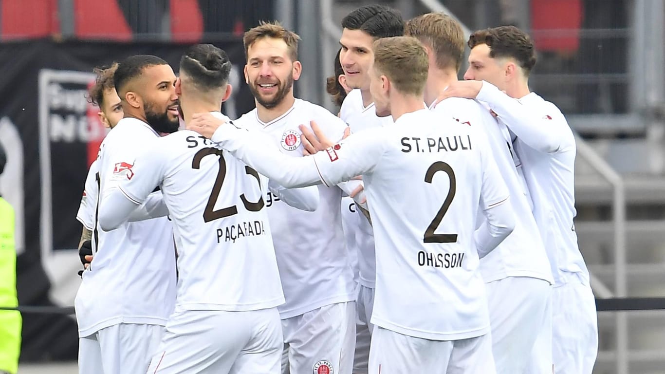 Die Spieler des FC St. Pauli haben momentan allen Grund zum Jubeln.