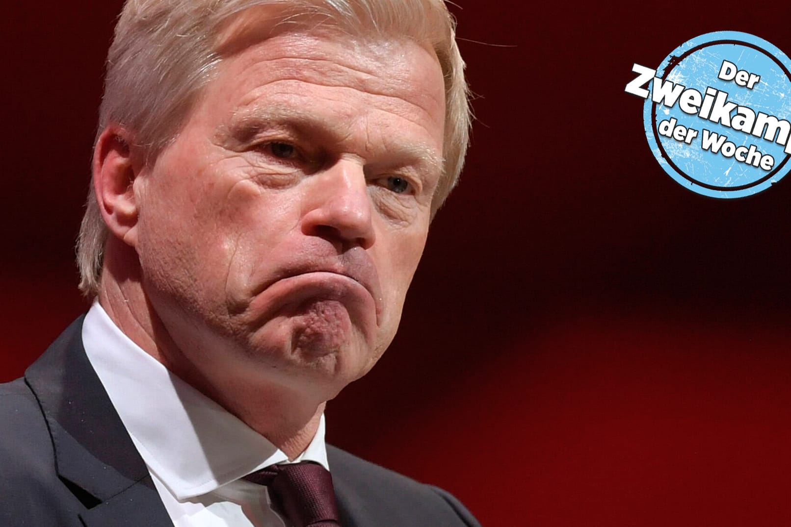 Vorstandsboss Oliver Kahn bei der Jahreshauptversammlung des FC Bayern, die Ehrenpräsident Uli Hoeneß später als schlimmste Veranstaltung aller Zeiten bei seinem Klub betitelte.