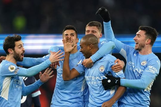 Manchesters Fernandinho (2.