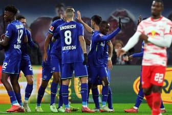 Leverkusen jubelt über den Erfolg gegen Leipzig.