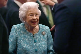 Die Queen: Königin Elizabeth II. greift gerne mal zum Hörer.