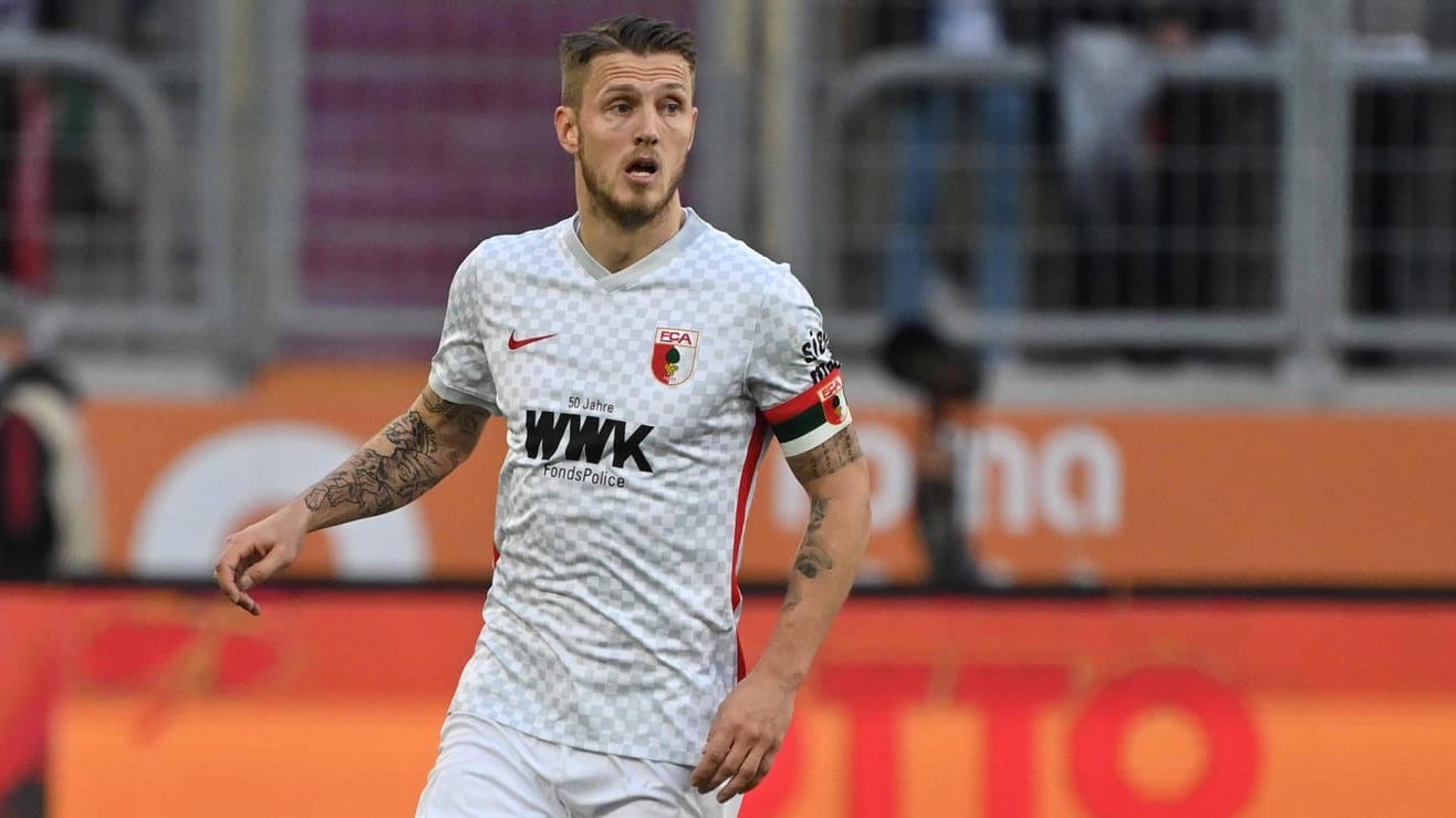 Jeffrey Gouweleeuw: Der FC Augsburg wird vorerst auf seinen Kapitän verzichten müssen. Jeffrey Gouweleeuw: Der FC Augsburg wird vorerst auf seinen Kapitän verzichten müssen.
