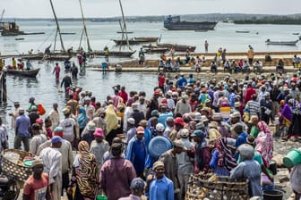 Fischmarkt in Sansibar (Archivbild): Belastbare Corona-Infektionszahlen gibt es in Tansania kaum.