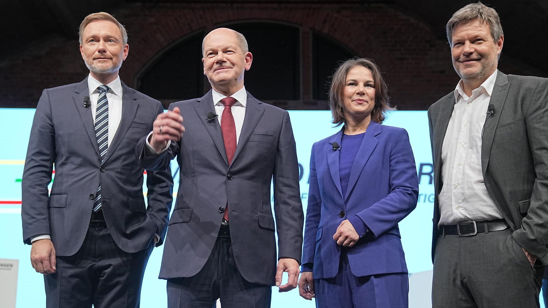 Christian Lindner, Olaf Scholz, Annalena Baerbock und Robert Habeck wollen in der Corona-Krise weiter abwarten.