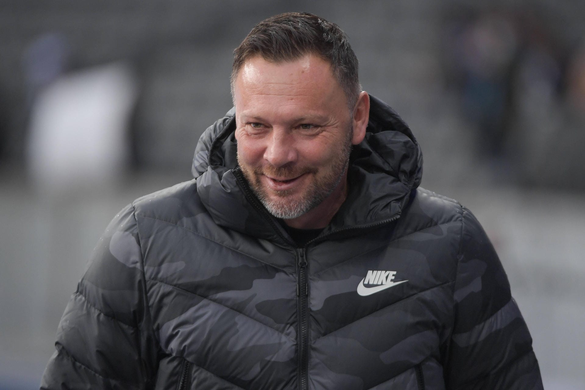 Cheftrainer Pal Dardai (Hertha BSC), Hertha BSC - FC Augsburg, Fussball, Bundesliga, DFL, 27.11.2021 DFB regulations pro