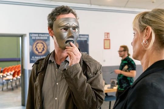 Peter Faber (Jörg Hartmann, l) und Martina Bönisch (Anna Schudt, r) nahmen inkognito an einem Seminar teil.