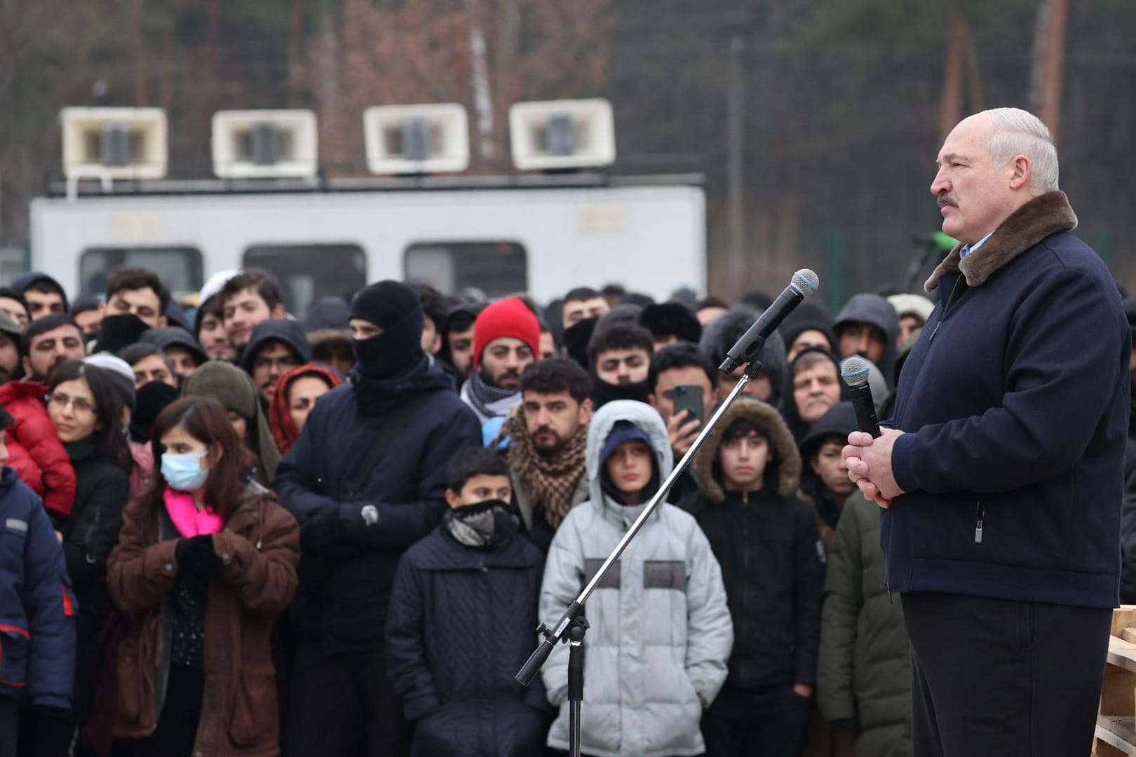 Alexander Lukaschenko an der polnisch-belarussischen Grenze: An den Grenzen zwischen Belarus und den EU-Ländern Polen und Litauen bleibt die Lage angespannt.