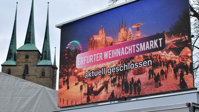 Erfurter Weihnachtsmarkt wird abgebaut