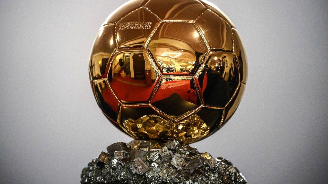Das Objekt der Begierde: Der prestigeträchtige Ballon d'Or.