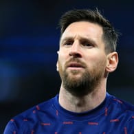 Lionel Messi: Der Paris-Profi gewann den Ballon d'Or 2021, verdient hat er die Auszeichnung nicht, meint t-online-Sportchef Robert Hiersemann.