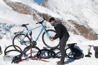 Wechsel gefällig? Wer in der kalten Jahreszeit Fahrrad fährt, ist mit Winterbereifung besser bedient.