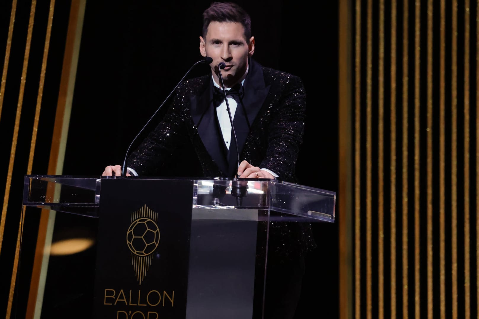 Lionel Messi bei seiner Dankesrede nach dem Gewinn des Ballon d'Or 2021.