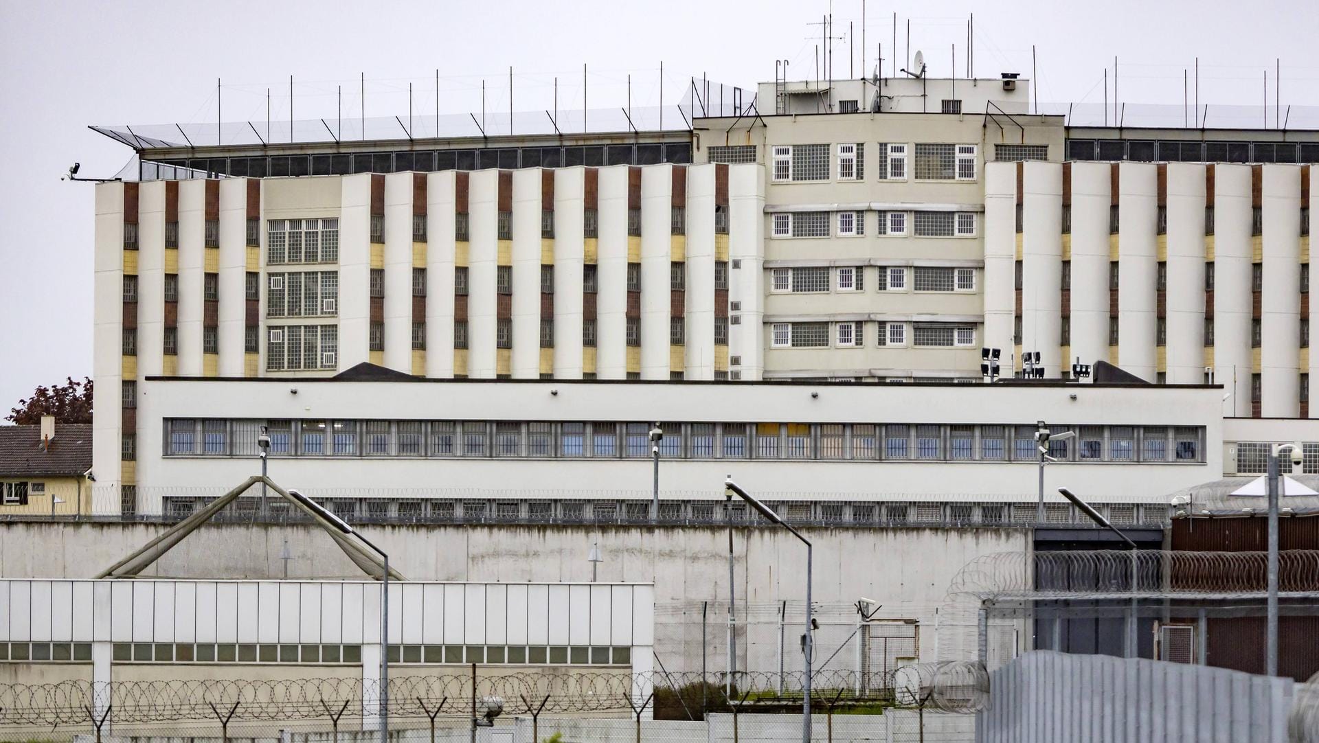 Justizvollzugsanstalt Stuttgart Stammheim (Archivbild): Den Betroffenen soll eine mögliche Obdachlosigkeit erspart werden. Justizvollzugsanstalt Stuttgart Stammheim (Archivbild): Den Betroffenen soll eine mögliche Obdachlosigkeit erspart werden.