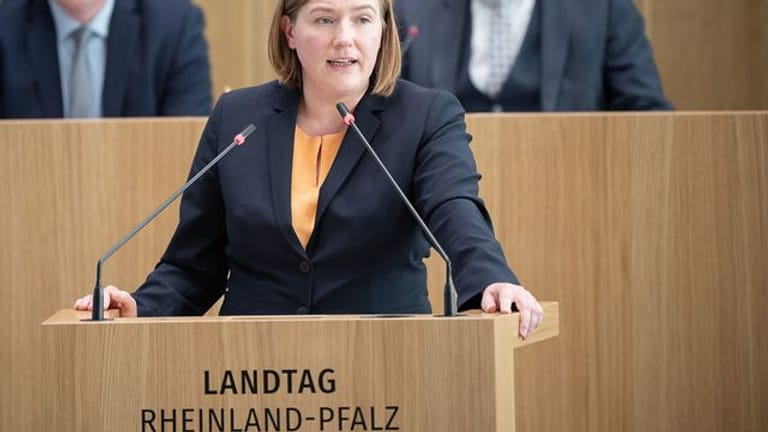 Katharina Binz