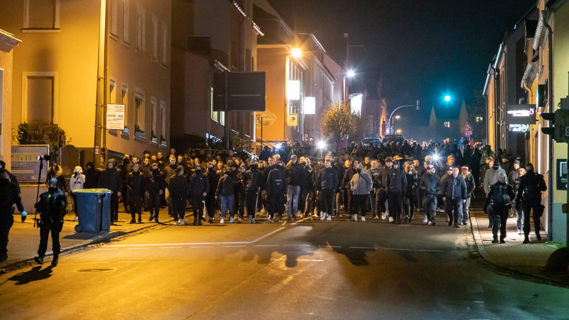 Corona-Demonstration am 5. November in Zwönitz: Auch in der Stadt im sächsischen Erzgebirgskreis rufen Gruppen wie die "Freien Sachsen" immer wieder zu Corona-Protesten auf.