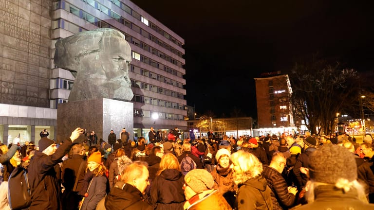 Chemnitz vor einer Woche: Schon hier zogen rund 400 Maßnahmen-Gegner durch die Innenstadt.