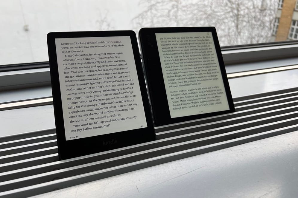 Kindle Paperwhite Signature (links) und Tolino Vision 6.