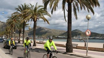 Auf den Fahrradrouten auf Mallorca den Meerblick genießen.