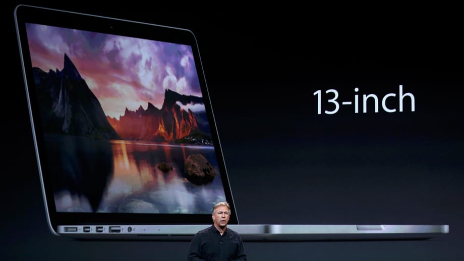 Phil Schiller stellt neue MacBook Air und MacBook Pro vor.