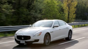Noch vor Jahren undenkbar setzt nun auch der italienische Autobauer Maserati auf Diesel-Motoren für seine Autos. Nach dem Ghibli gibt es nun auch den Maserati Quattroporte mit Selbstzünder.